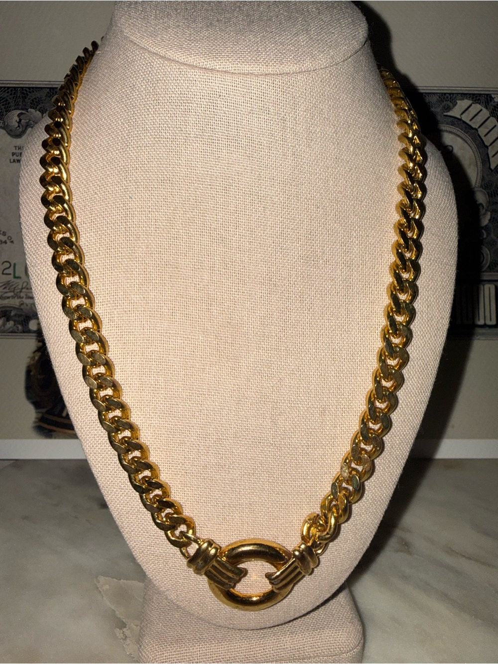 Unsigned Gold-tone Chunky Chain Cuban Link Necklace - Picture 3 of 3